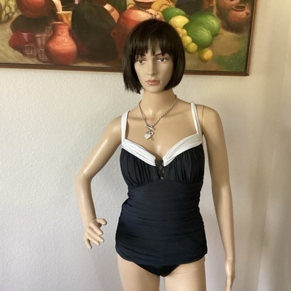 Miracle Suit Black/White Size12 GUC - Picture 2 of 4